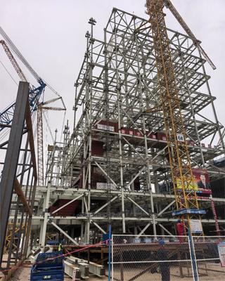 Robuste Stahlgebäude Metallkonstruktionen Struktur Lager Selbstlagerung Stahlgebäude